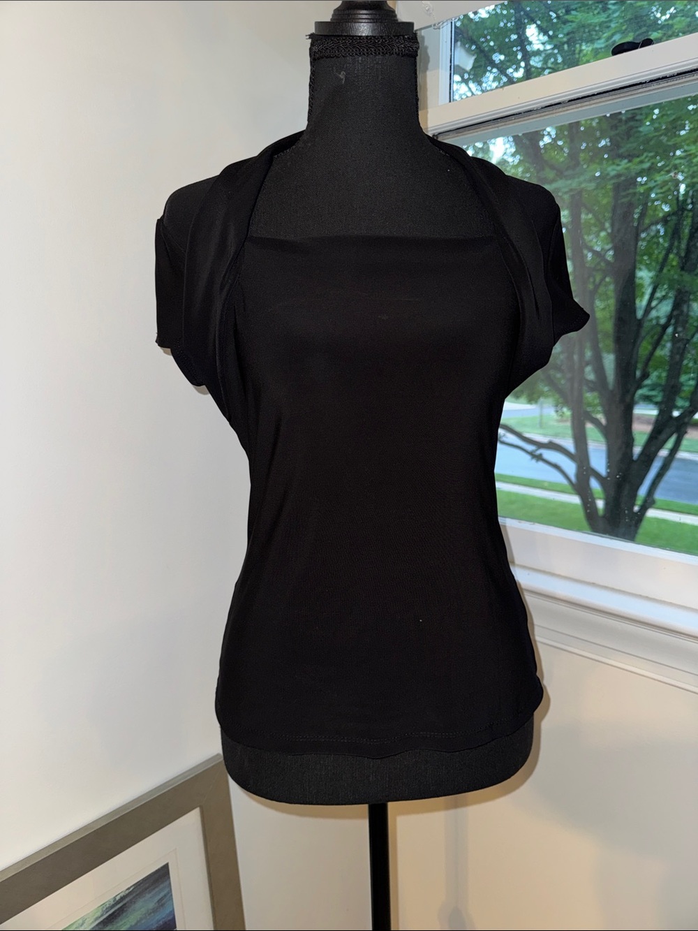 Susan Lawrence Black Short Sleeve Scoop Neck Top